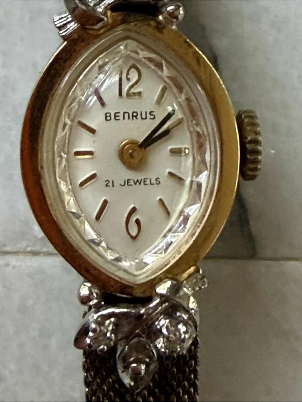 Vintage Benrus 21 Jewel Ladies Wristwatch Manual Wind Mesh Band - Running!